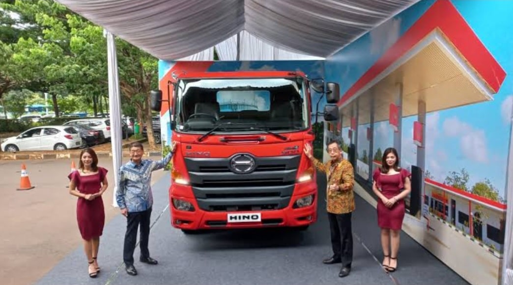 Hino Luncurkan 6 Truk Baru Khusus untuk Angkut Bahan Limbah Berbahaya